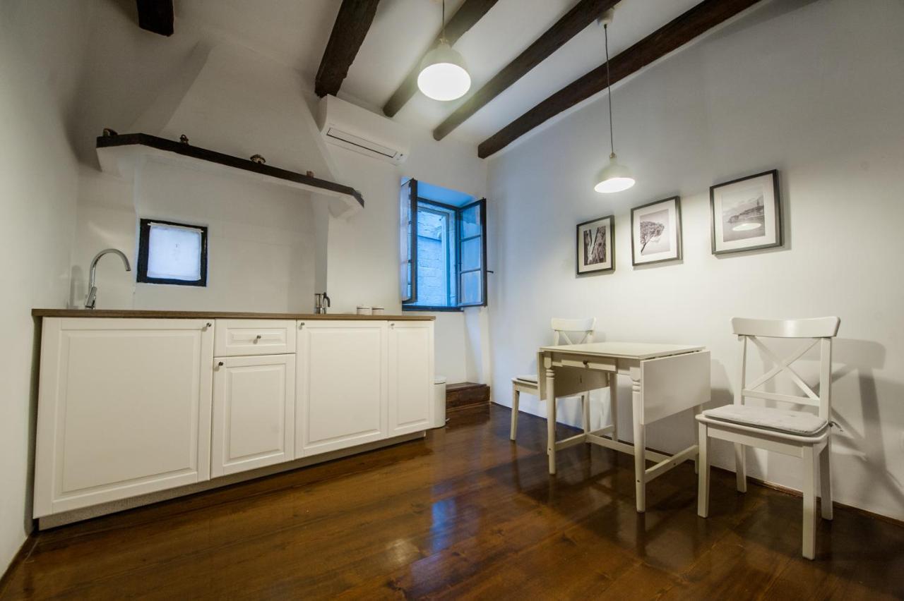 רוביני Studio Apartment Casa Di Pietra מראה חיצוני תמונה